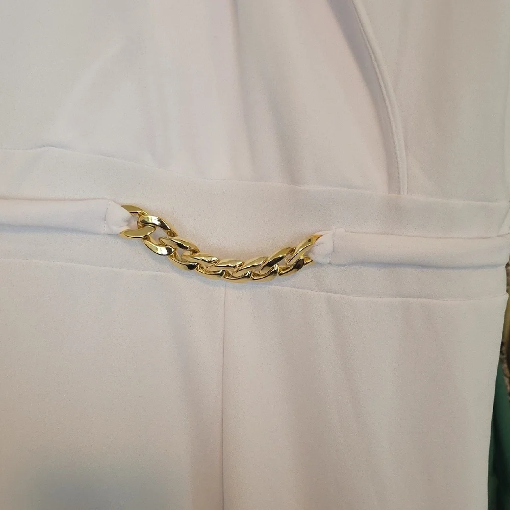 Elegant White Sleeveless Jumpsuit - Picture 2 of 2